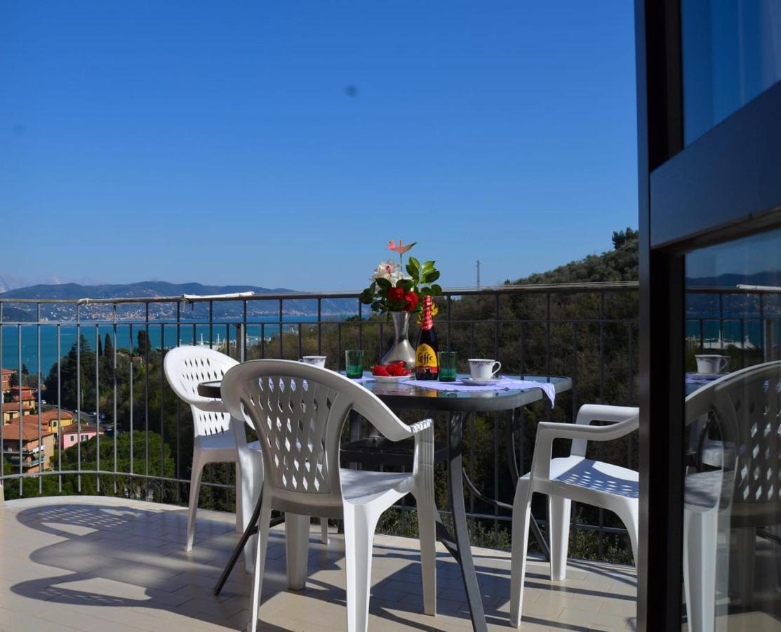 Апартаменти Wonderful Sea View - Terrace And Parking Феззано Екстер'єр фото